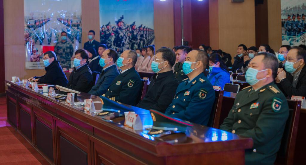 厅副厅长张金元,省军区动员局局长施岐峰,武汉警备区副司令员刘先富